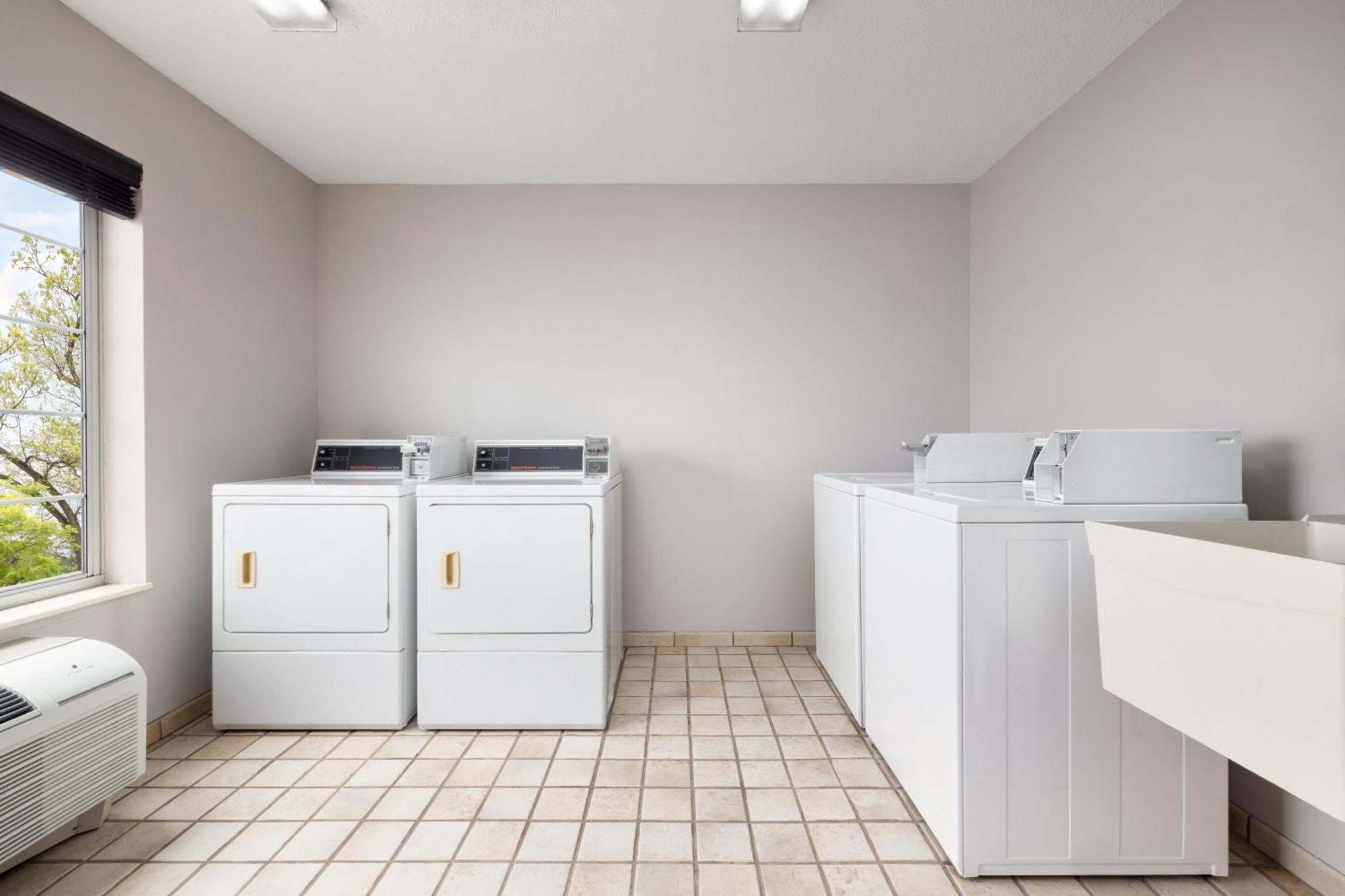 Country Inn & Suites By Radisson, Springfield, Oh Bagian luar foto